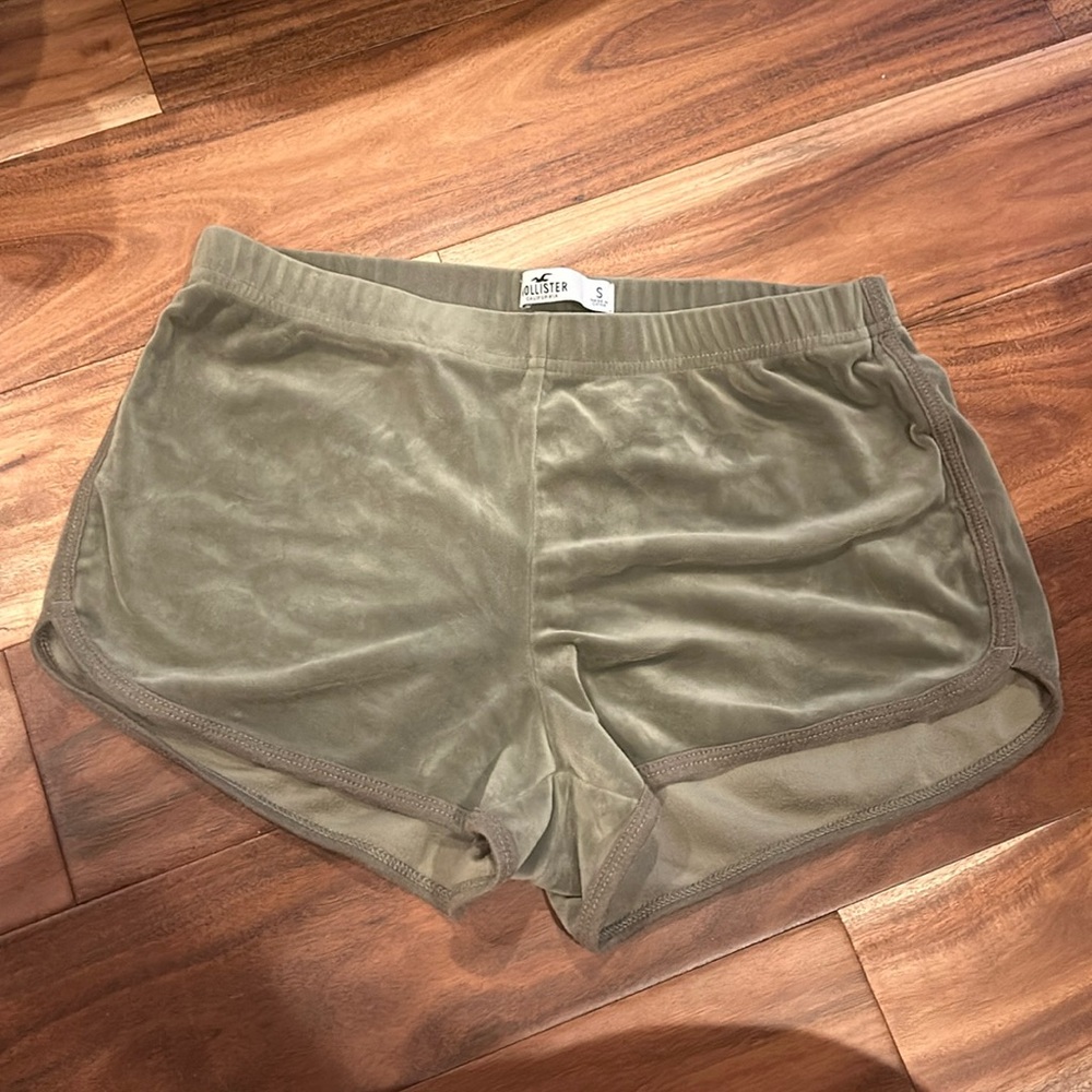 Green Hollister shorts, size small